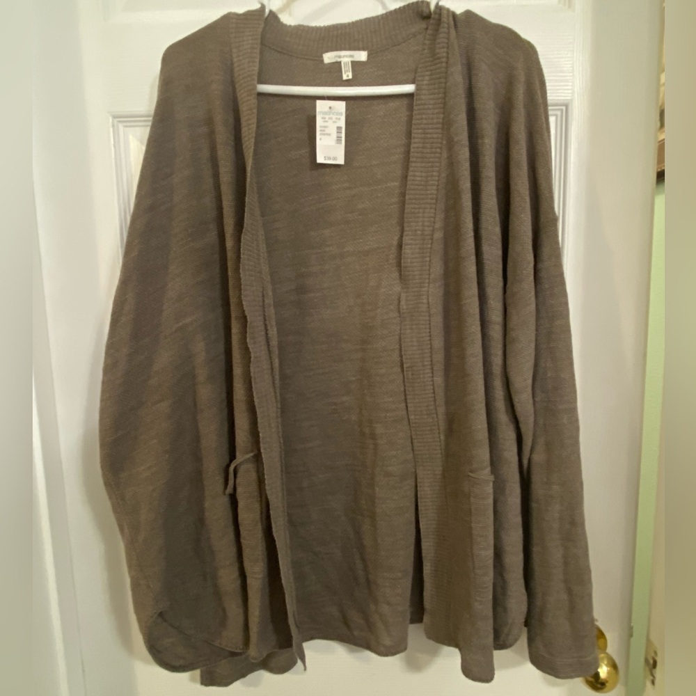 Maurices Size 4x Light Cardigan w/ Pockets